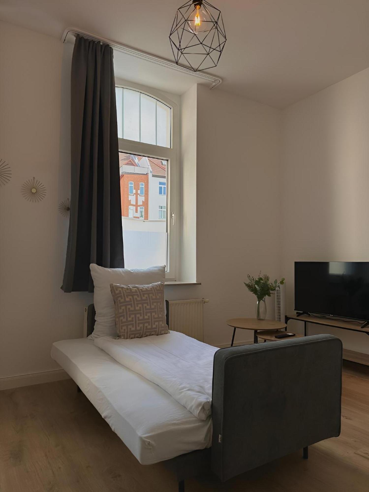 Raha Apartments - Modernes Studio-Apartment - Hbf - Gratis Parkplatz Erfurt Extérieur photo