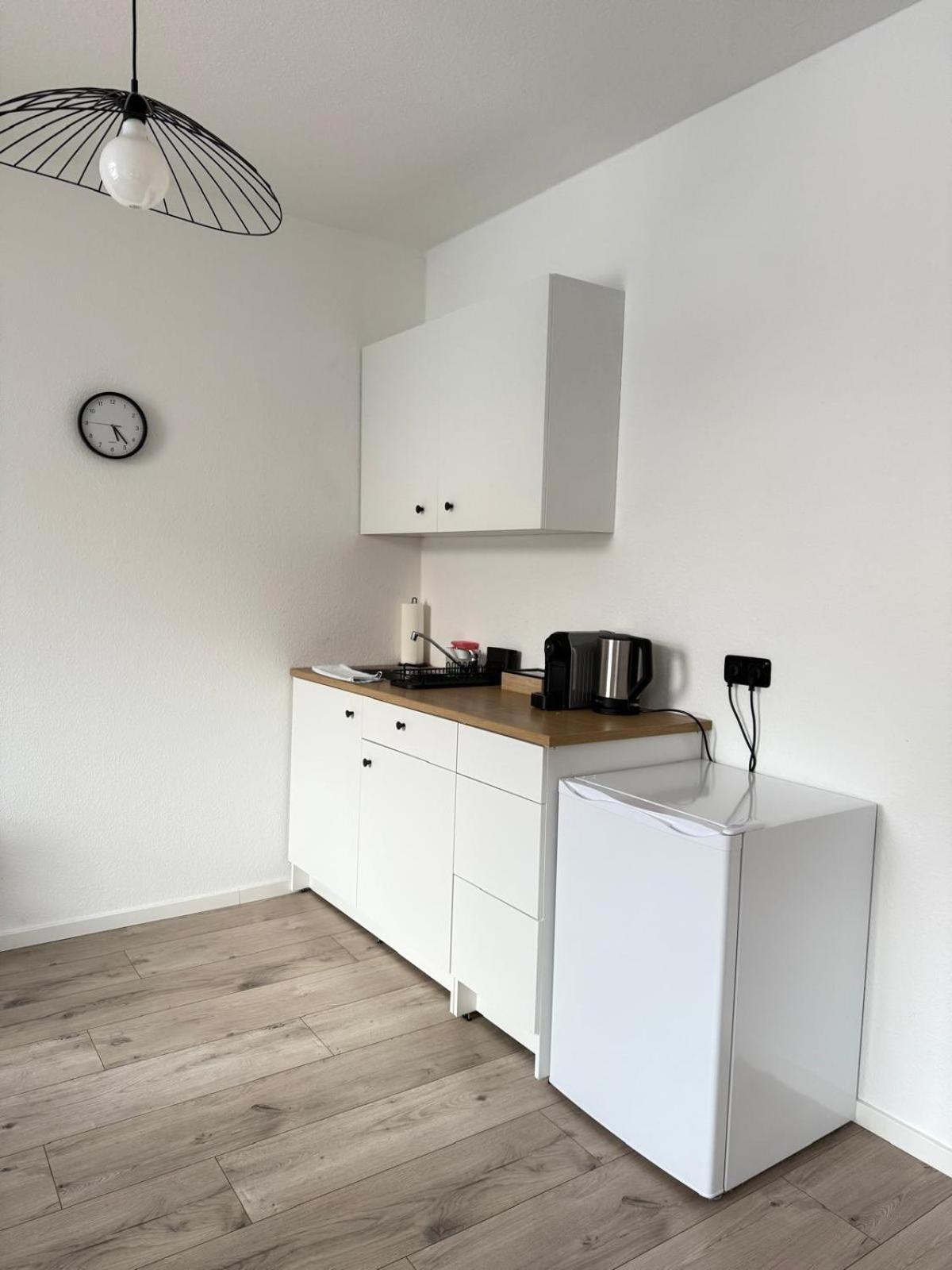 Raha Apartments - Modernes Studio-Apartment - Hbf - Gratis Parkplatz Erfurt Extérieur photo