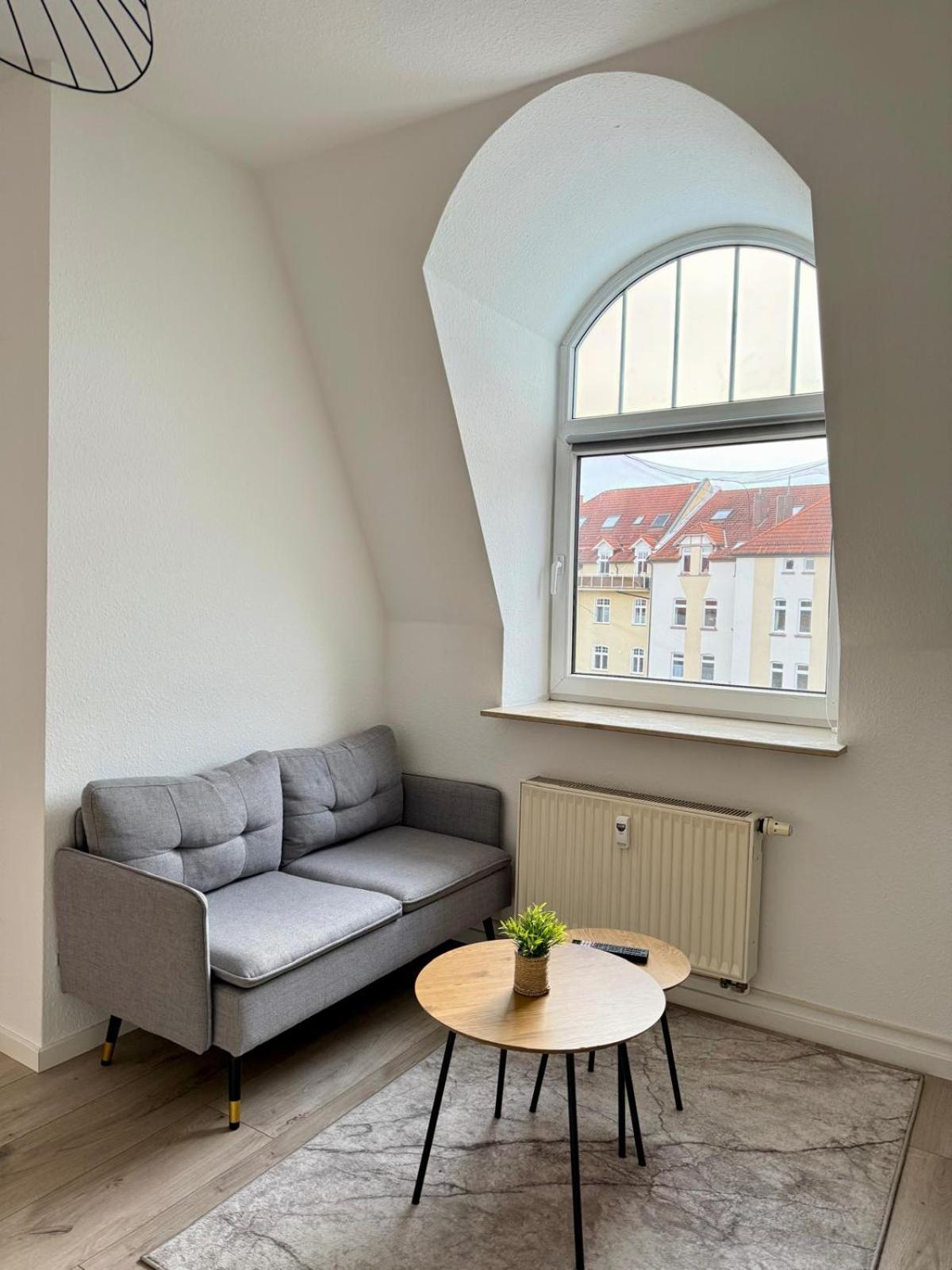 Raha Apartments - Modernes Studio-Apartment - Hbf - Gratis Parkplatz Erfurt Extérieur photo