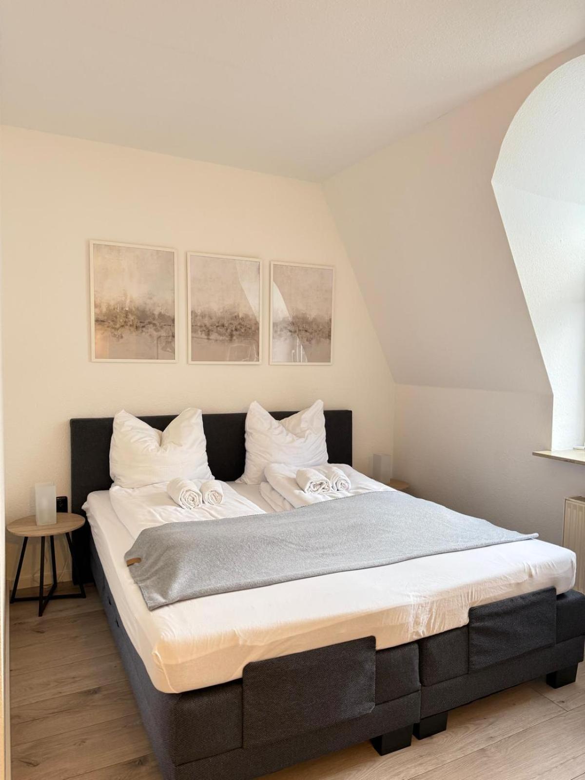 Raha Apartments - Modernes Studio-Apartment - Hbf - Gratis Parkplatz Erfurt Extérieur photo