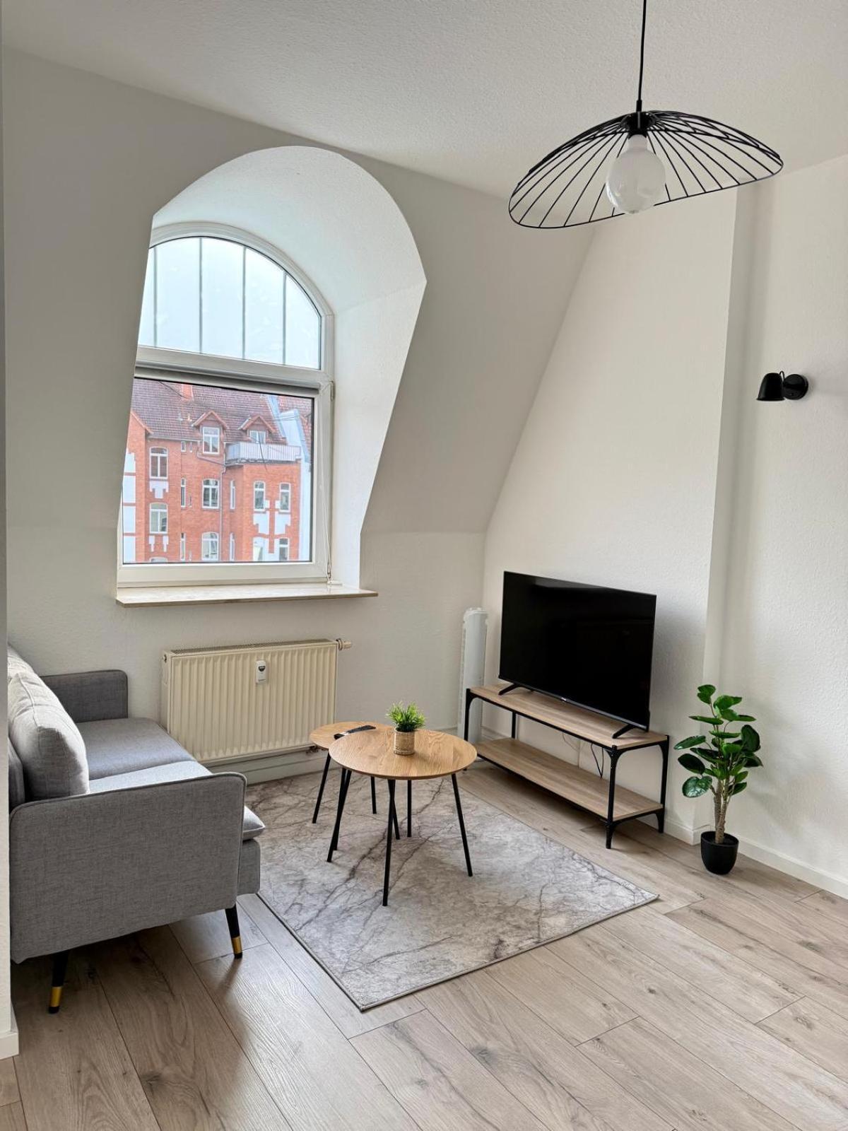 Raha Apartments - Modernes Studio-Apartment - Hbf - Gratis Parkplatz Erfurt Extérieur photo