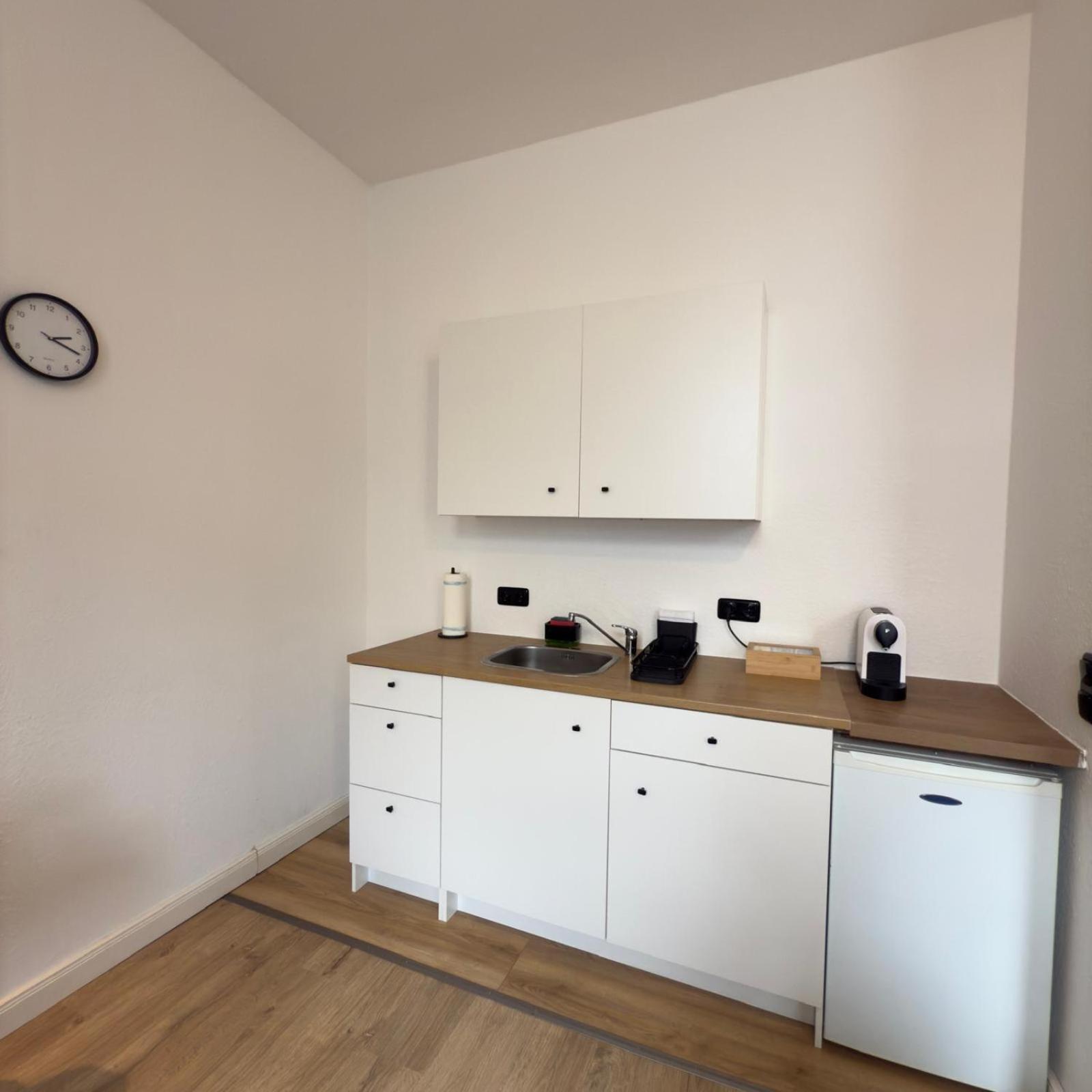 Raha Apartments - Modernes Studio-Apartment - Hbf - Gratis Parkplatz Erfurt Extérieur photo