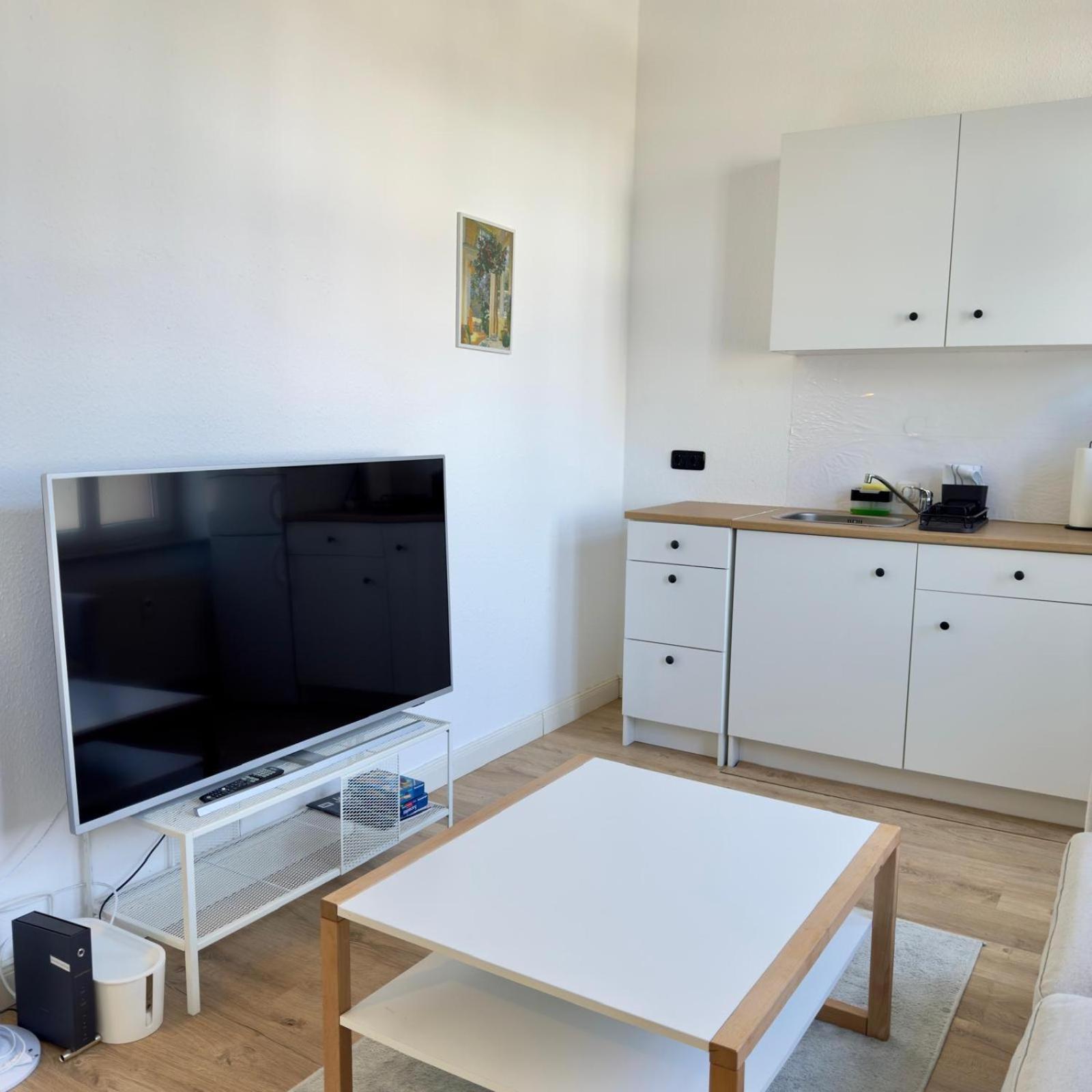 Raha Apartments - Modernes Studio-Apartment - Hbf - Gratis Parkplatz Erfurt Extérieur photo